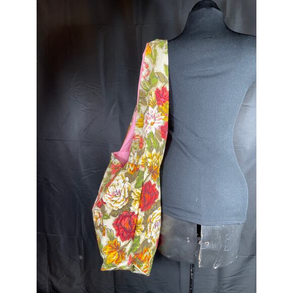 Large Hobo Bag, handmade with vintage canvas floral fabric from the 60"s, lined - Picture 3 of 6